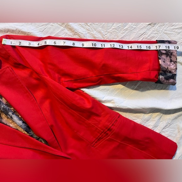 L’altra Moda Women's Red Blazer w Floral Interior and Rolled Cuff Size 42 - Picture 5 of 15